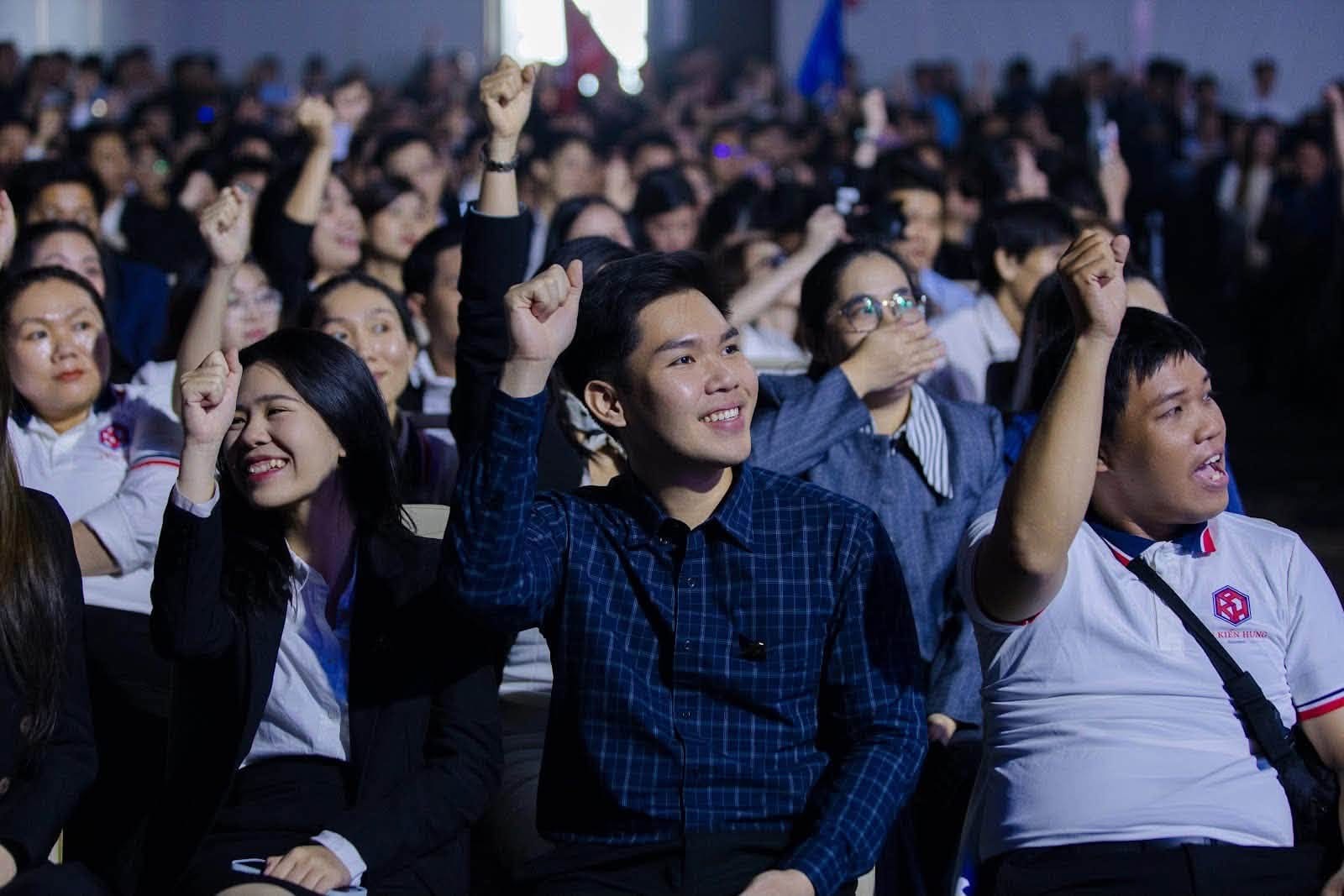 An Kiến Hưng tại sự kiện Kickoff