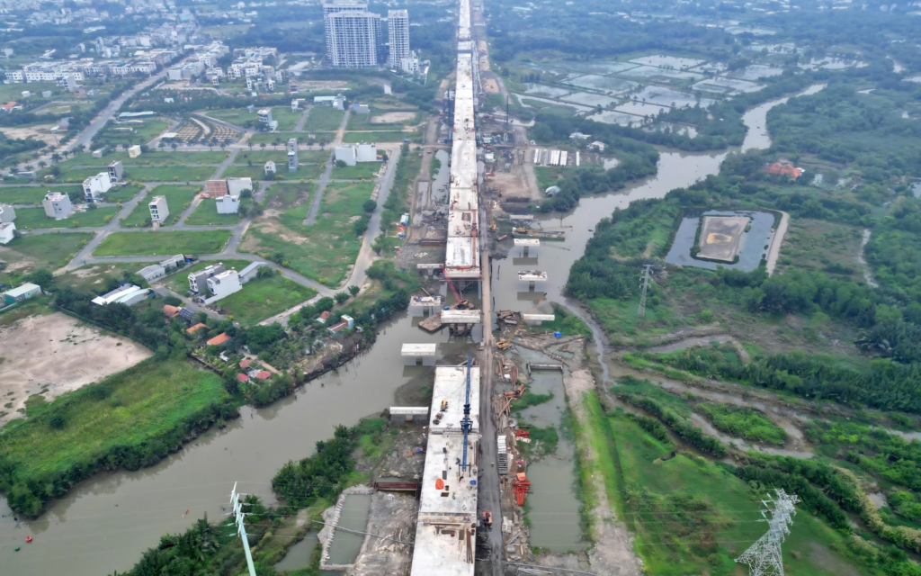 Công trường thi công tuyến Vành đai 3 TP.HCM