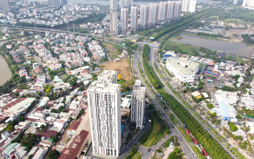 Hệ thống giao thông và khu dân cư đô thị tại TP.HCM nhìn từ trên cao